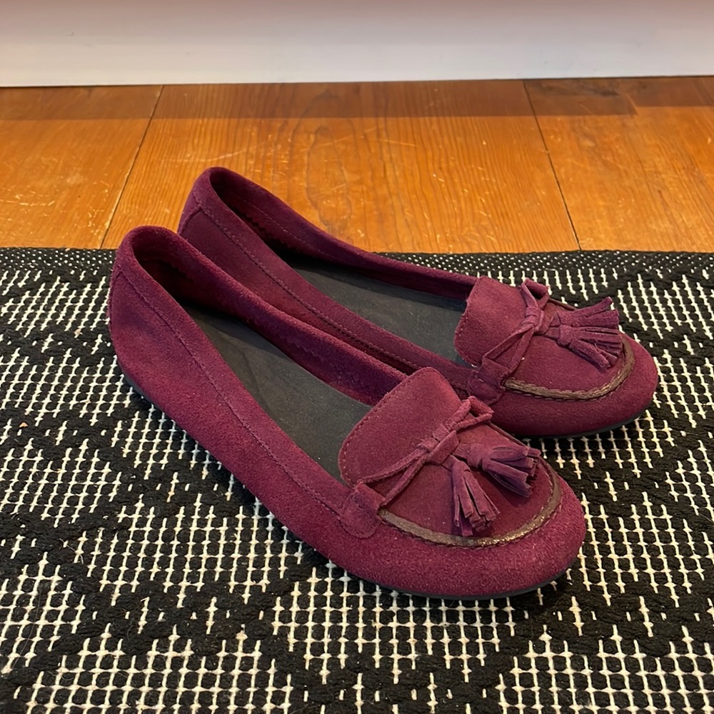 CROCS Purple leather loafers, Size 6.5